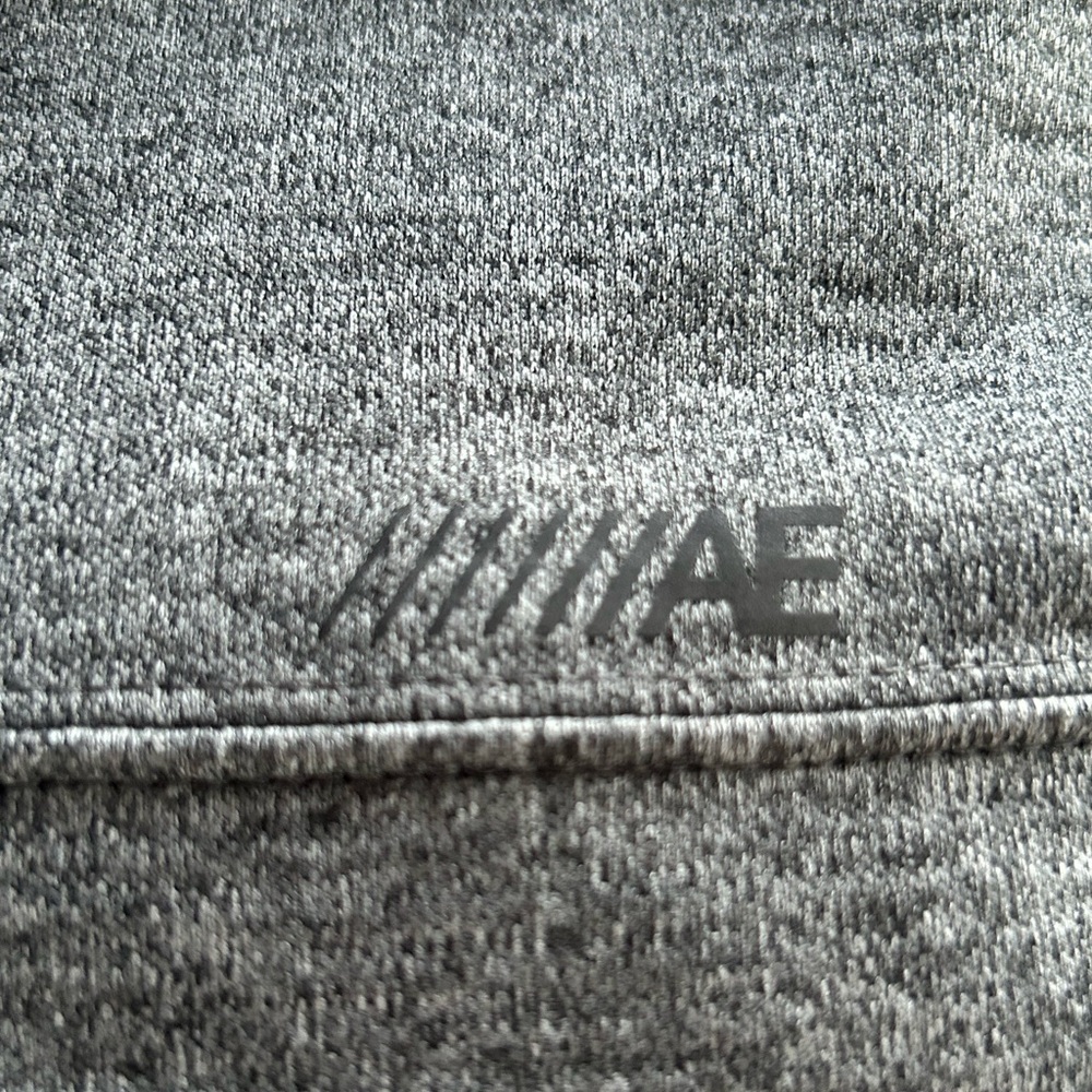American Eagle Outfitters Charcoal Gray Jersey Waffle Knit Thermal Lining Size M - Picture 5 of 9